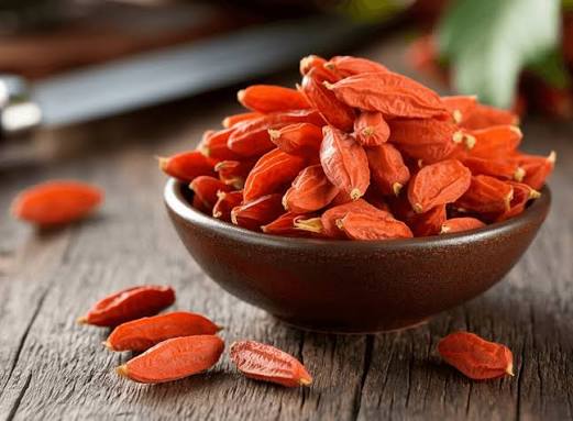 Goji Berries: Benefits, Uses & the Story Behind This Ruby-Red Fruit