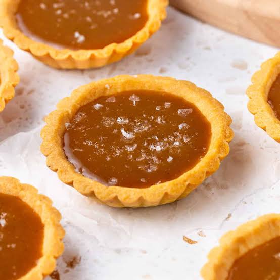 Salted Caramel Tart Candle