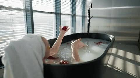 Strawberry & Cream Milk Bath Soak