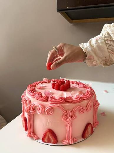 Rosewater & Honey Cake Candle